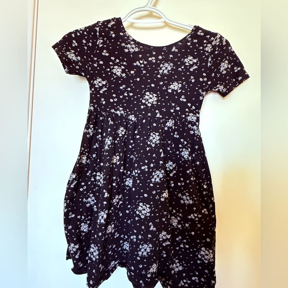 Girls Black and white floral dress